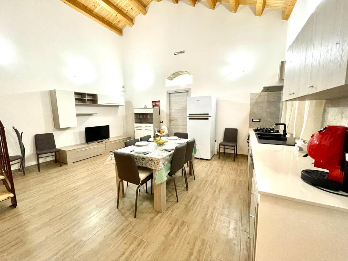 Villa Nunzia Con Piscina, Sauna E Idromassaggio. Floridia Εξωτερικό φωτογραφία