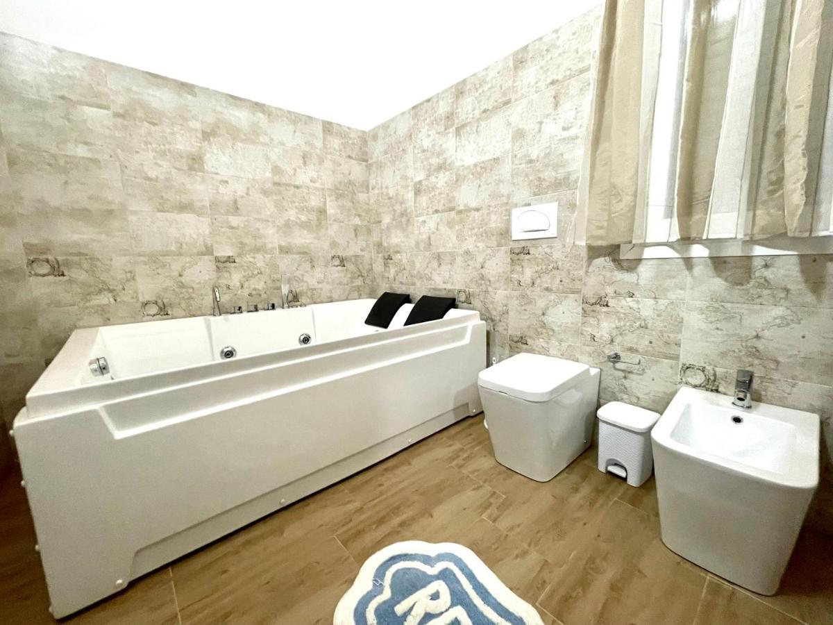 Villa Nunzia Con Piscina, Sauna E Idromassaggio. Floridia Εξωτερικό φωτογραφία